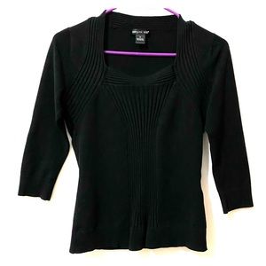 Black Fitted-Sweatshirt